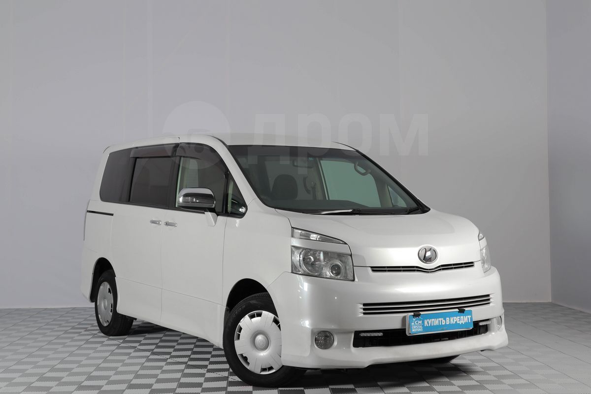 Toyota Voxy, 2 поколение