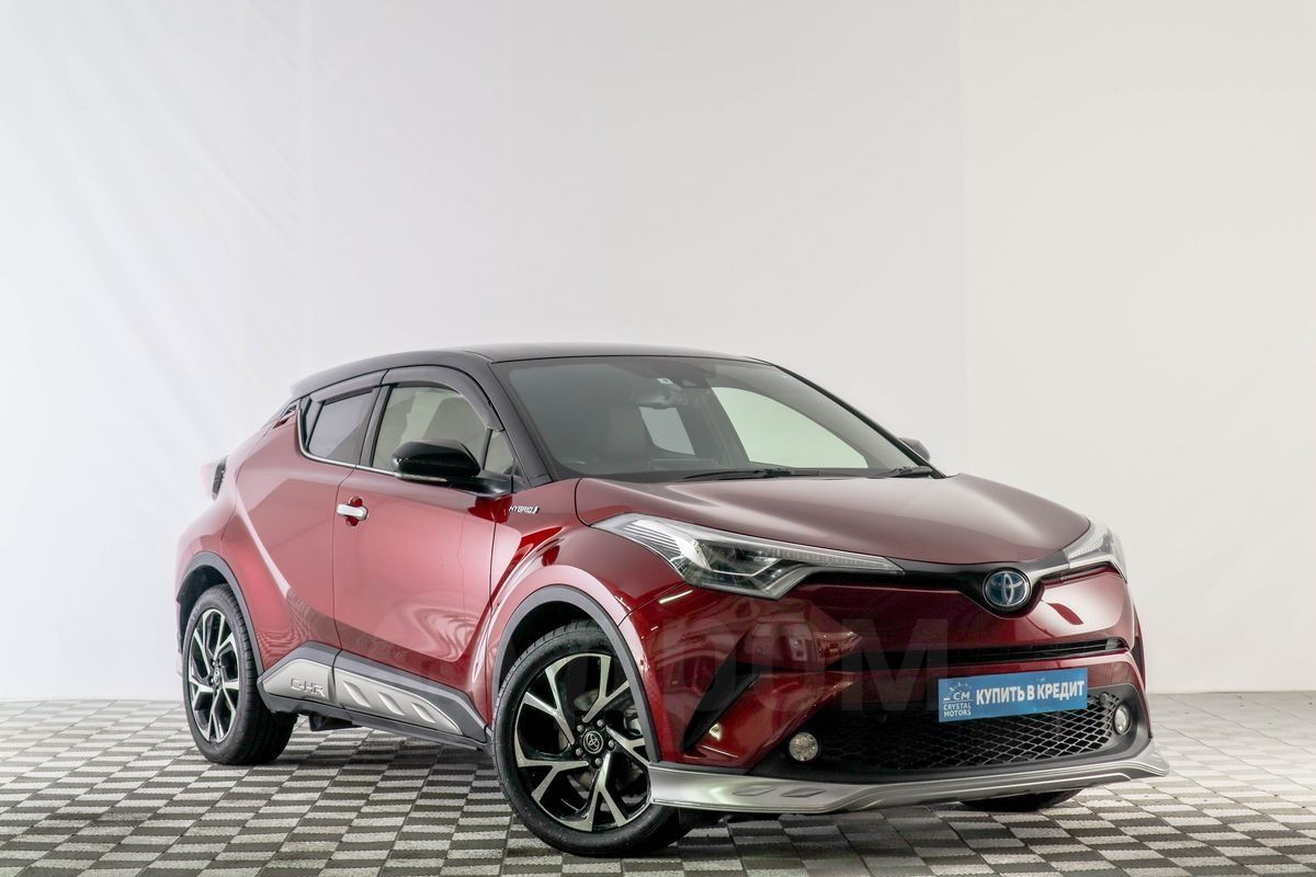 Toyota C-HR, 1 поколение